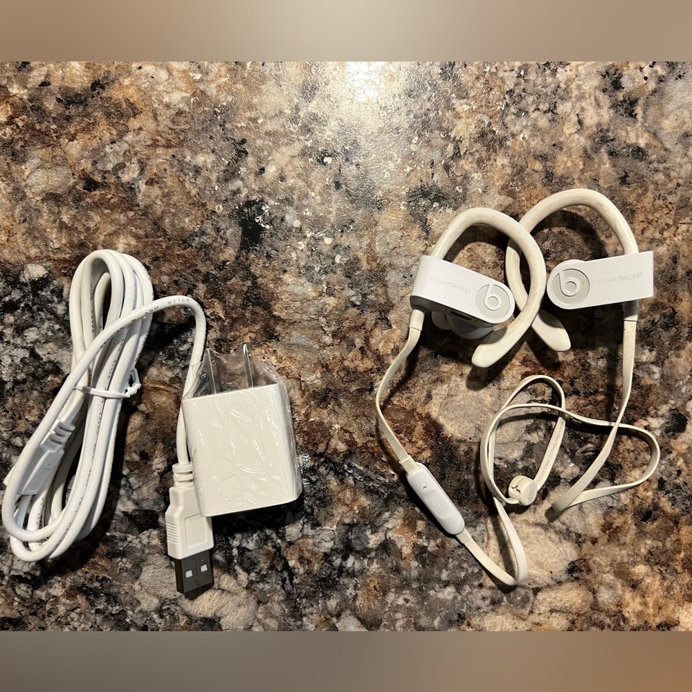 Power Beats by Dre Wireless Bluetooth Headphones